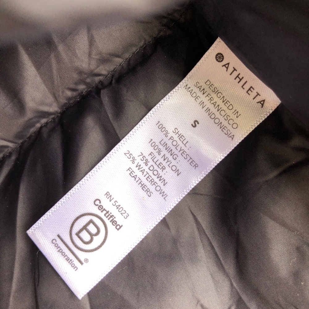 Athleta Antoinette Norwegian Floral printed Puffer Jacket size S NWOT - Picture 10 of 12
